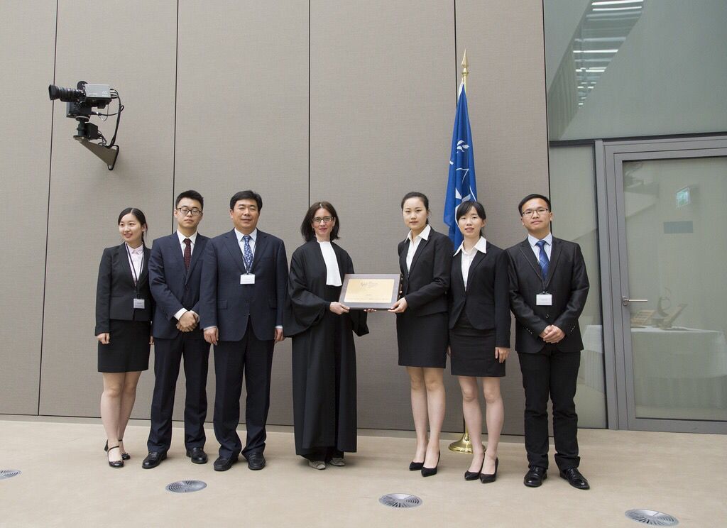 我司代表队赴荷兰海牙参加国际刑事法院模拟法庭比赛