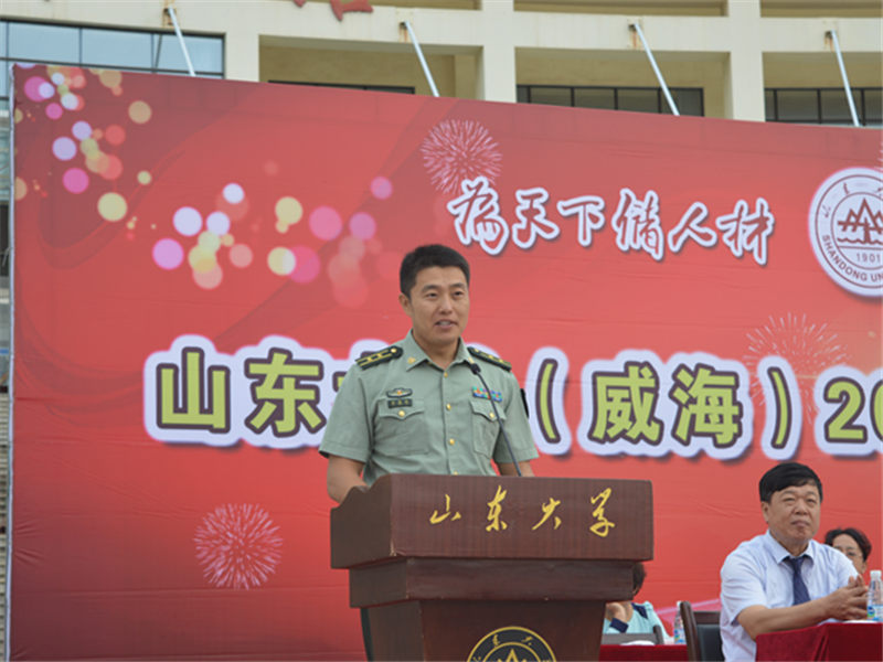 2000级优秀员工李晓钰回访母校